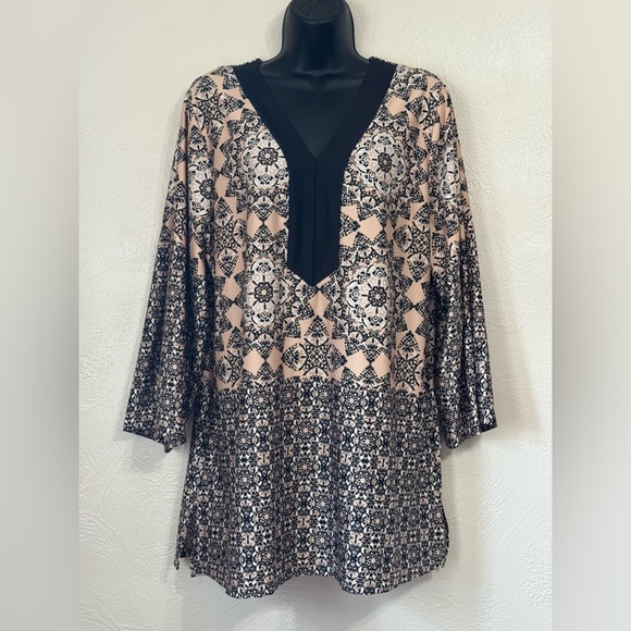 hg twenty six Tops - Black-Trim Beige & Black Printed V-Neck Tunic 0532